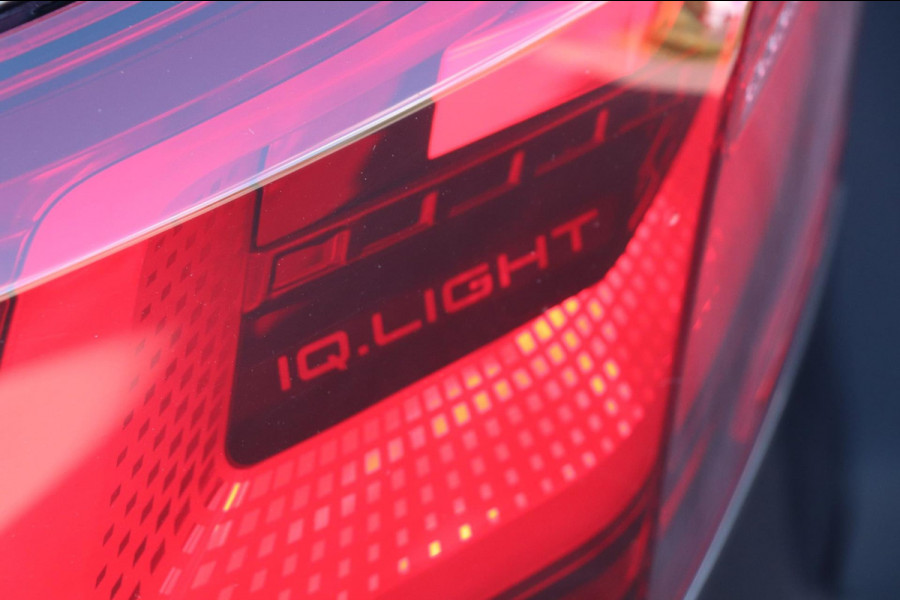 Volkswagen Golf 1.5 eTSI Style | PANO - IQ. LIGHT - NAP - VOL!