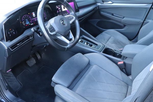 Volkswagen Golf 1.5 eTSI Style | PANO - IQ. LIGHT - NAP - VOL!