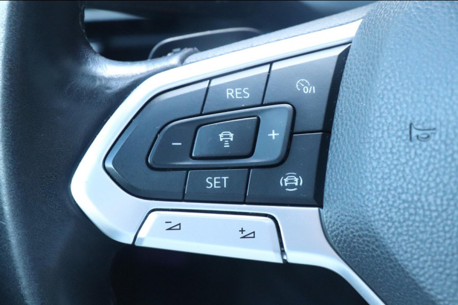 Volkswagen Golf 1.5 eTSI Style | PANO - IQ. LIGHT - NAP - VOL!
