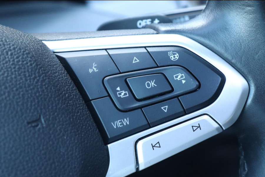 Volkswagen Golf 1.5 eTSI Style | PANO - IQ. LIGHT - NAP - VOL!