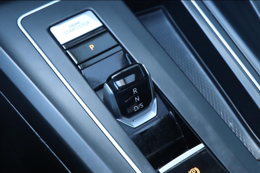 Volkswagen Golf 1.5 eTSI Style | PANO - IQ. LIGHT - NAP - VOL!