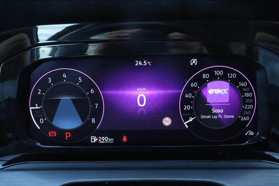 Volkswagen Golf 1.5 eTSI Style | PANO - IQ. LIGHT - NAP - VOL!