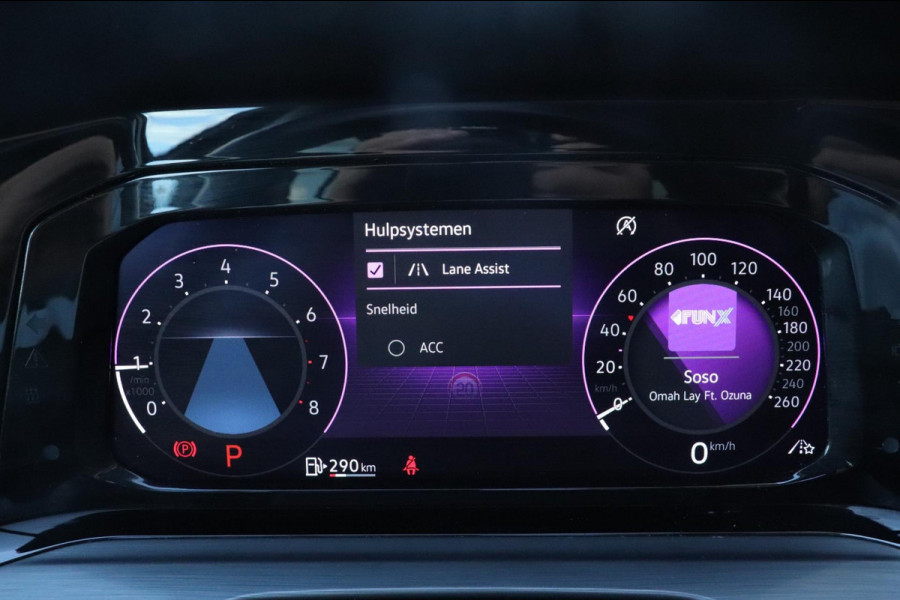Volkswagen Golf 1.5 eTSI Style | PANO - IQ. LIGHT - NAP - VOL!