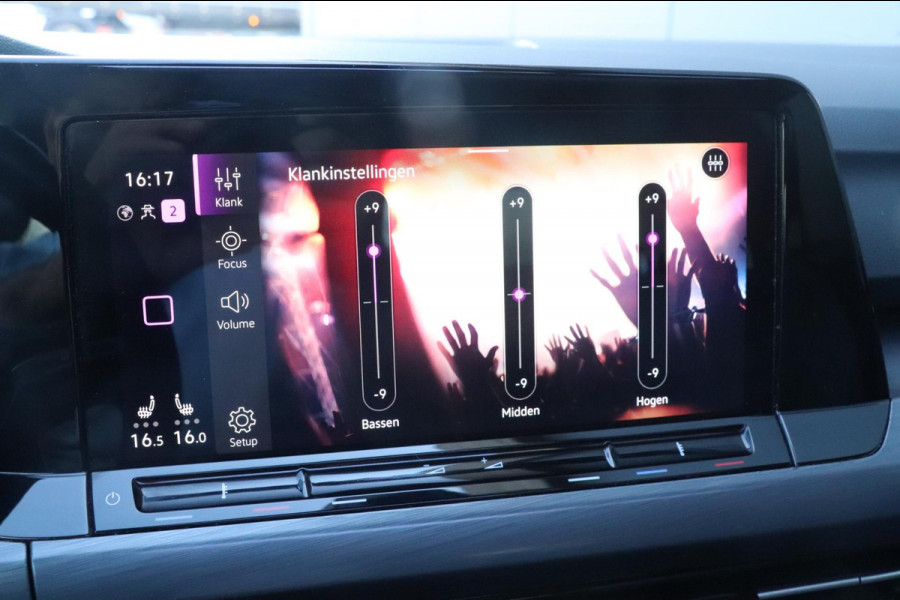 Volkswagen Golf 1.5 eTSI Style | PANO - IQ. LIGHT - NAP - VOL!