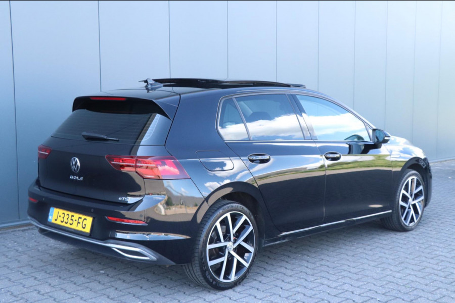 Volkswagen Golf 1.5 eTSI Style | PANO - IQ. LIGHT - NAP - VOL!