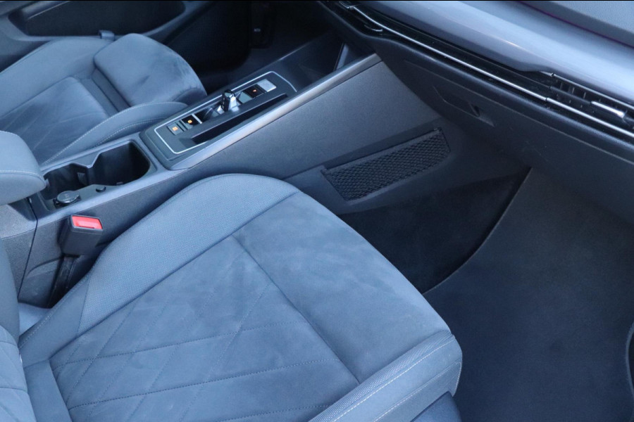 Volkswagen Golf 1.5 eTSI Style | PANO - IQ. LIGHT - NAP - VOL!