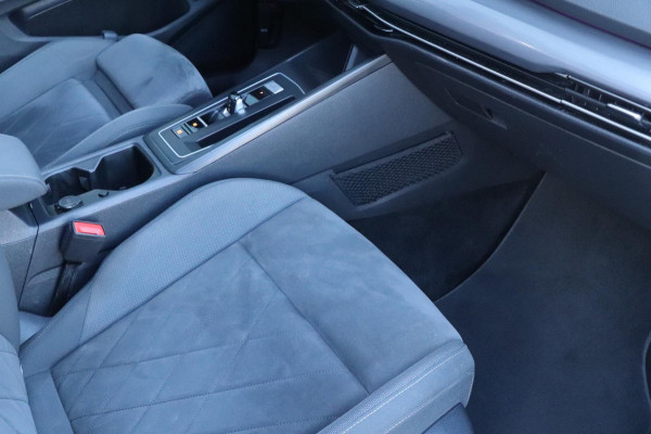 Volkswagen Golf 1.5 eTSI Style | PANO - IQ. LIGHT - NAP - VOL!