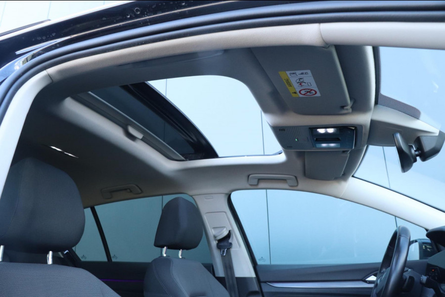 Volkswagen Golf 1.5 eTSI Style | PANO - IQ. LIGHT - NAP - VOL!