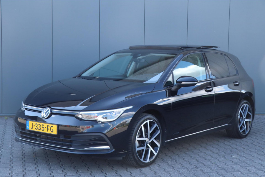 Volkswagen Golf 1.5 eTSI Style | PANO - IQ. LIGHT - NAP - VOL!