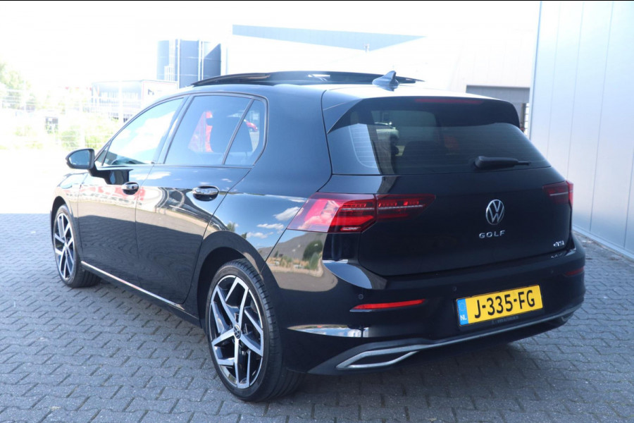 Volkswagen Golf 1.5 eTSI Style | PANO - IQ. LIGHT - NAP - VOL!