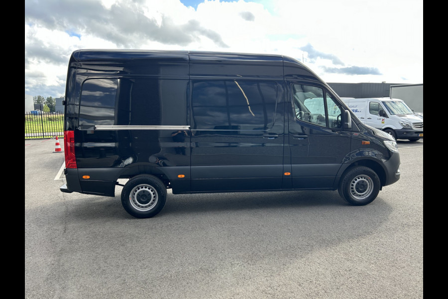 Mercedes-Benz Sprinter 317 CDI L2 H2 MBUX / 360 Camera / Navigatie / Cruise control / Airco / 270 Graden achterdeuren