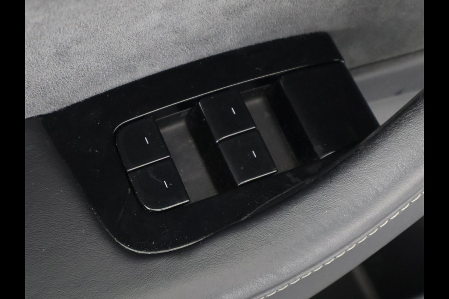 Tesla Model 3 Long Range AWD 75 kWh | Dodehoek detectie | Voorstoelen verwarmd |