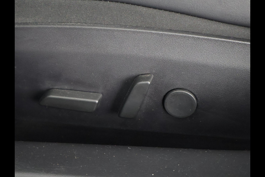 Tesla Model 3 Long Range AWD 75 kWh | Dodehoek detectie | Voorstoelen verwarmd |