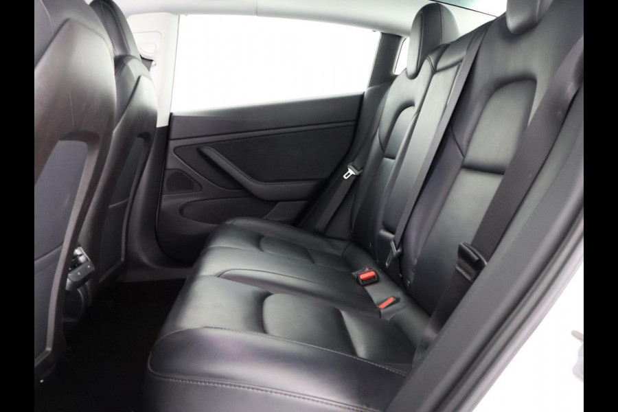 Tesla Model 3 Long Range AWD 75 kWh | Dodehoek detectie | Voorstoelen verwarmd |