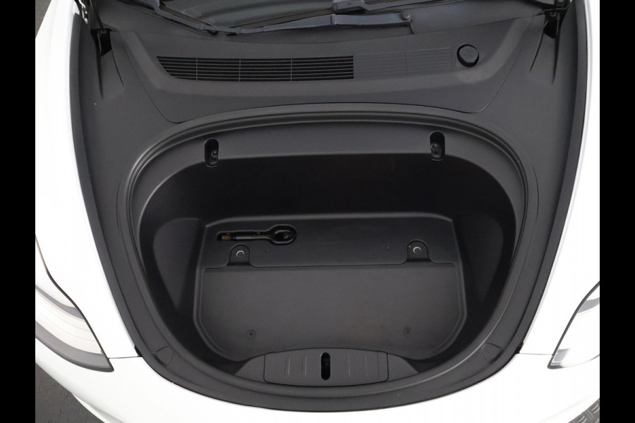 Tesla Model 3 Long Range AWD 75 kWh | Dodehoek detectie | Voorstoelen verwarmd |