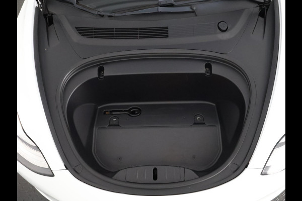 Tesla Model 3 Long Range AWD 75 kWh | Dodehoek detectie | Voorstoelen verwarmd |