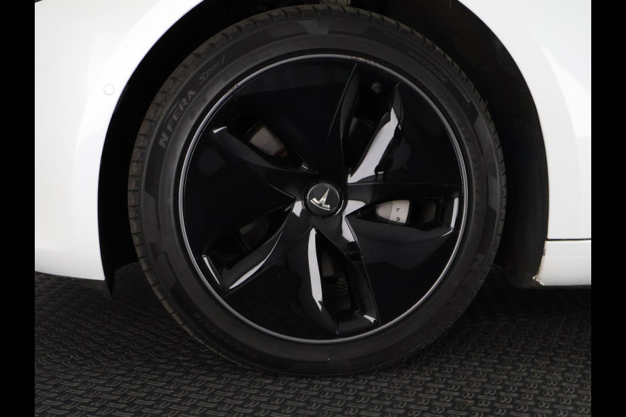 Tesla Model 3 Long Range AWD 75 kWh | Dodehoek detectie | Voorstoelen verwarmd |