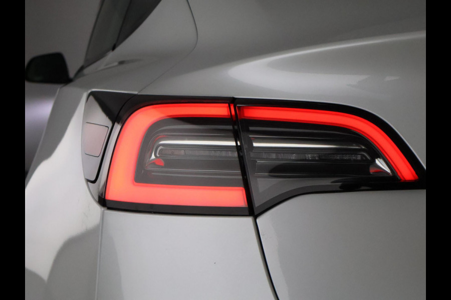 Tesla Model 3 Long Range AWD 75 kWh | Dodehoek detectie | Voorstoelen verwarmd |