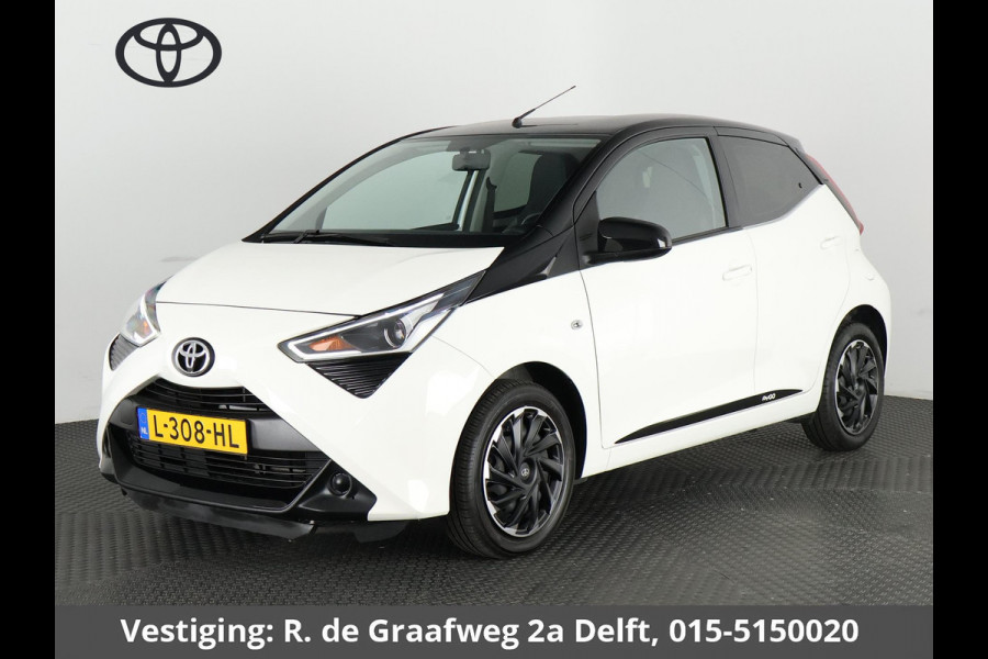 Toyota Aygo 1.0 VVT-i X-Play Bi-Tone | Apple Carplay & AndroidAUTO | Camera | Privacy Glass |