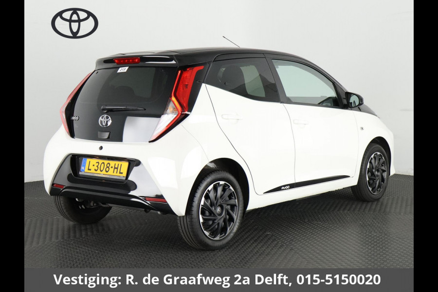 Toyota Aygo 1.0 VVT-i X-Play Bi-Tone | Apple Carplay & AndroidAUTO | Camera | Privacy Glass |