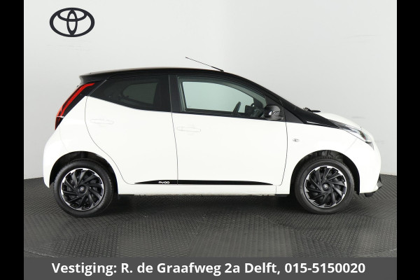 Toyota Aygo 1.0 VVT-i X-Play Bi-Tone | Apple Carplay & AndroidAUTO | Camera | Privacy Glass |