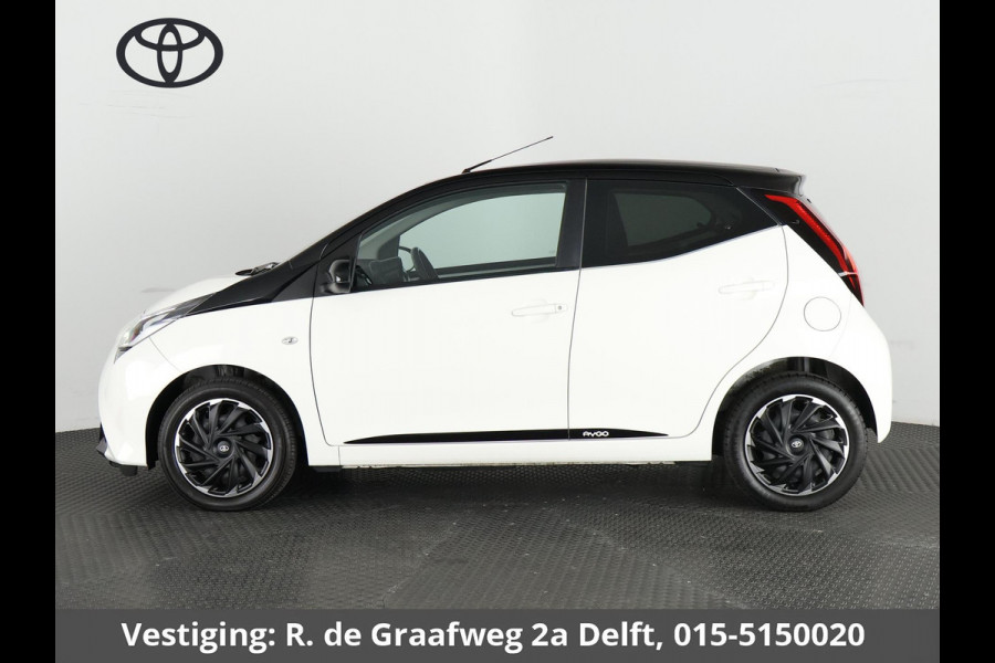 Toyota Aygo 1.0 VVT-i X-Play Bi-Tone | Apple Carplay & AndroidAUTO | Camera | Privacy Glass |