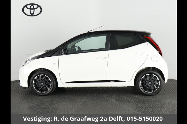 Toyota Aygo 1.0 VVT-i X-Play Bi-Tone | Apple Carplay & AndroidAUTO | Camera | Privacy Glass |
