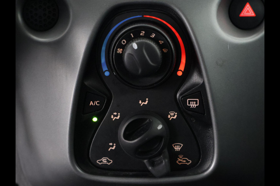 Toyota Aygo 1.0 VVT-i X-Play Bi-Tone | Apple Carplay & AndroidAUTO | Camera | Privacy Glass |