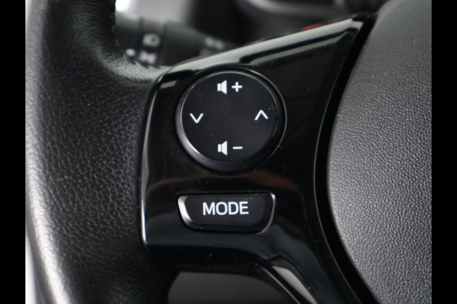 Toyota Aygo 1.0 VVT-i X-Play Bi-Tone | Apple Carplay & AndroidAUTO | Camera | Privacy Glass |
