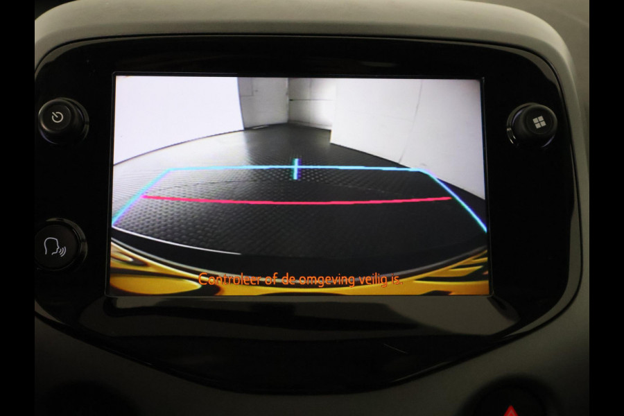 Toyota Aygo 1.0 VVT-i X-Play Bi-Tone | Apple Carplay & AndroidAUTO | Camera | Privacy Glass |