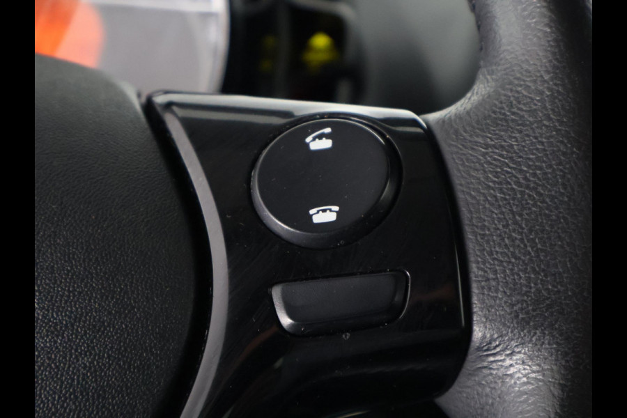 Toyota Aygo 1.0 VVT-i X-Play Bi-Tone | Apple Carplay & AndroidAUTO | Camera | Privacy Glass |