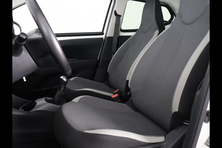 Toyota Aygo 1.0 VVT-i X-Play Bi-Tone | Apple Carplay & AndroidAUTO | Camera | Privacy Glass |