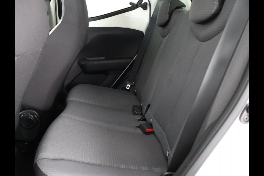 Toyota Aygo 1.0 VVT-i X-Play Bi-Tone | Apple Carplay & AndroidAUTO | Camera | Privacy Glass |