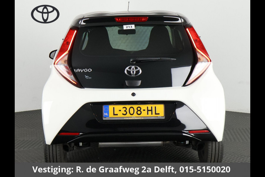 Toyota Aygo 1.0 VVT-i X-Play Bi-Tone | Apple Carplay & AndroidAUTO | Camera | Privacy Glass |