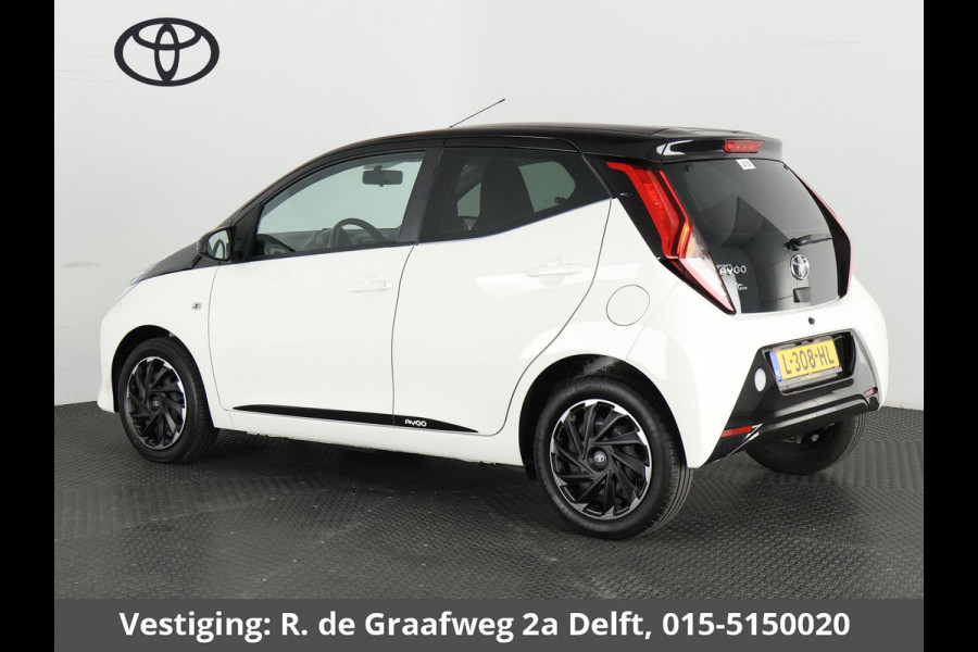Toyota Aygo 1.0 VVT-i X-Play Bi-Tone | Apple Carplay & AndroidAUTO | Camera | Privacy Glass |
