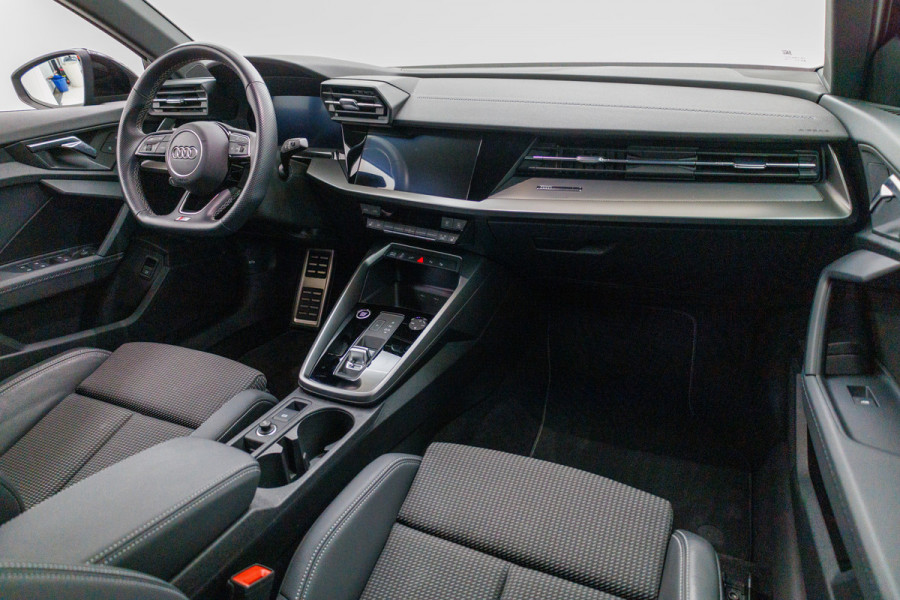 Audi A3 Sportback 40 TFSI e 204 PK Advanced edition | S-Line interieur | Stoelverw. | Adap. cruise | Draadloze tel. lader, Navigatie, App. connect, Camera