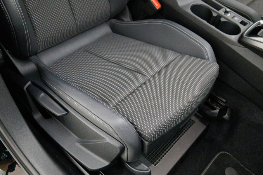 Audi A3 Sportback 40 TFSI e 204 PK Advanced edition | S-Line interieur | Stoelverw. | Adap. cruise | Draadloze tel. lader, Navigatie, App. connect, Camera