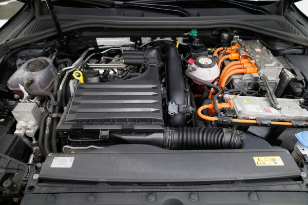 Audi A3 Sportback 40 TFSI e 204 PK Advanced edition | S-Line interieur | Stoelverw. | Adap. cruise | Draadloze tel. lader, Navigatie, App. connect, Camera
