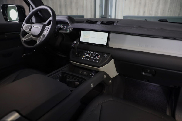 Land Rover Defender 2.0 P300e 110 X-DYNAMIC SE / AUT / 360 Camera / Leder / Apple Carplay / Open Panoramadak / Head Up / Memory