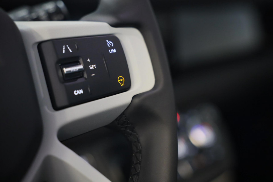 Land Rover Defender 2.0 P300e 110 X-DYNAMIC SE / AUT / 360 Camera / Leder / Apple Carplay / Open Panoramadak / Head Up / Memory