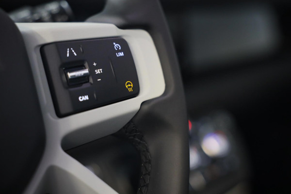 Land Rover Defender 2.0 P300e 110 X-DYNAMIC SE / AUT / 360 Camera / Leder / Apple Carplay / Open Panoramadak / Head Up / Memory