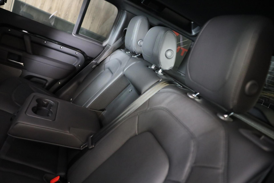 Land Rover Defender 2.0 P300e 110 X-DYNAMIC SE / AUT / 360 Camera / Leder / Apple Carplay / Open Panoramadak / Head Up / Memory