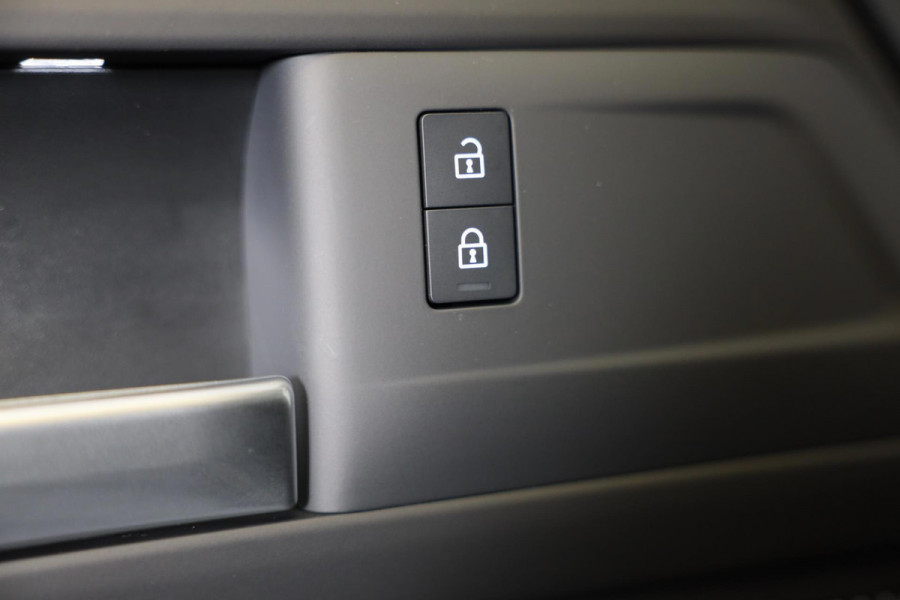 Land Rover Defender 2.0 P300e 110 X-DYNAMIC SE / AUT / 360 Camera / Leder / Apple Carplay / Open Panoramadak / Head Up / Memory