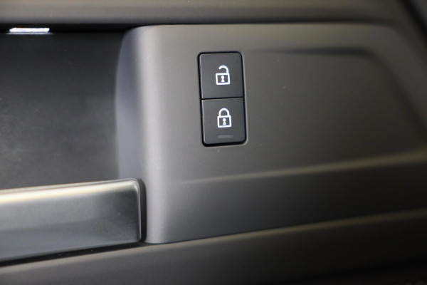 Land Rover Defender 2.0 P300e 110 X-DYNAMIC SE / AUT / 360 Camera / Leder / Apple Carplay / Open Panoramadak / Head Up / Memory