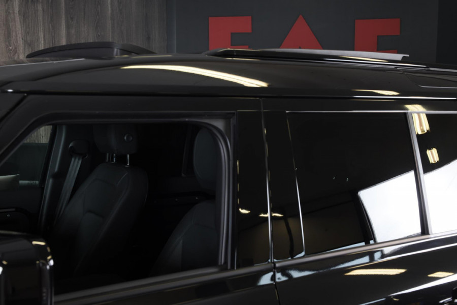 Land Rover Defender 2.0 P300e 110 X-DYNAMIC SE / AUT / 360 Camera / Leder / Apple Carplay / Open Panoramadak / Head Up / Memory