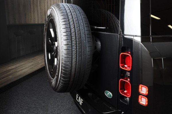 Land Rover Defender 2.0 P300e 110 X-DYNAMIC SE / AUT / 360 Camera / Leder / Apple Carplay / Open Panoramadak / Head Up / Memory