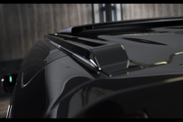 Land Rover Defender 2.0 P300e 110 X-DYNAMIC SE / AUT / 360 Camera / Leder / Apple Carplay / Open Panoramadak / Head Up / Memory