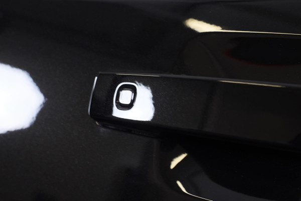 Land Rover Defender 2.0 P300e 110 X-DYNAMIC SE / AUT / 360 Camera / Leder / Apple Carplay / Open Panoramadak / Head Up / Memory