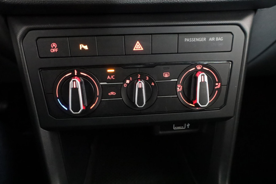 Volkswagen T-Cross 1.0 TSI 95pk 5bak| parksensors| dodehoekspiegel| airco|