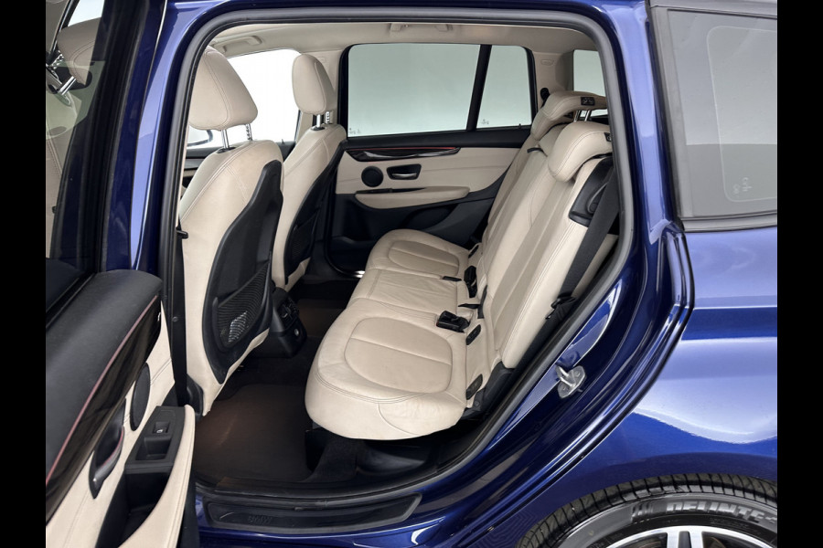 BMW 2 Serie Gran Tourer 218D High Executive Luxury-Line 7-Pers Aut. *PANO | NAVI-FULLMAP | LUXURY-LEATHER | FULL-LED | ECC | KEYLESS | HEATED-COMFORTSEATS | SHIFT-PADDLES | AMBIENT-LIGHT | CAMERA | HEAD UP | PDC | TOWBAR | 17"ALU*